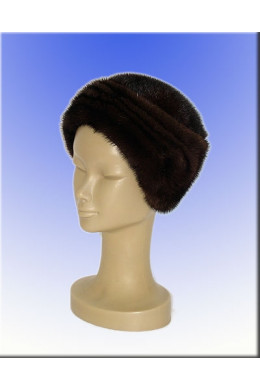 Женская норковая шапка цвета махагон с черным верхом